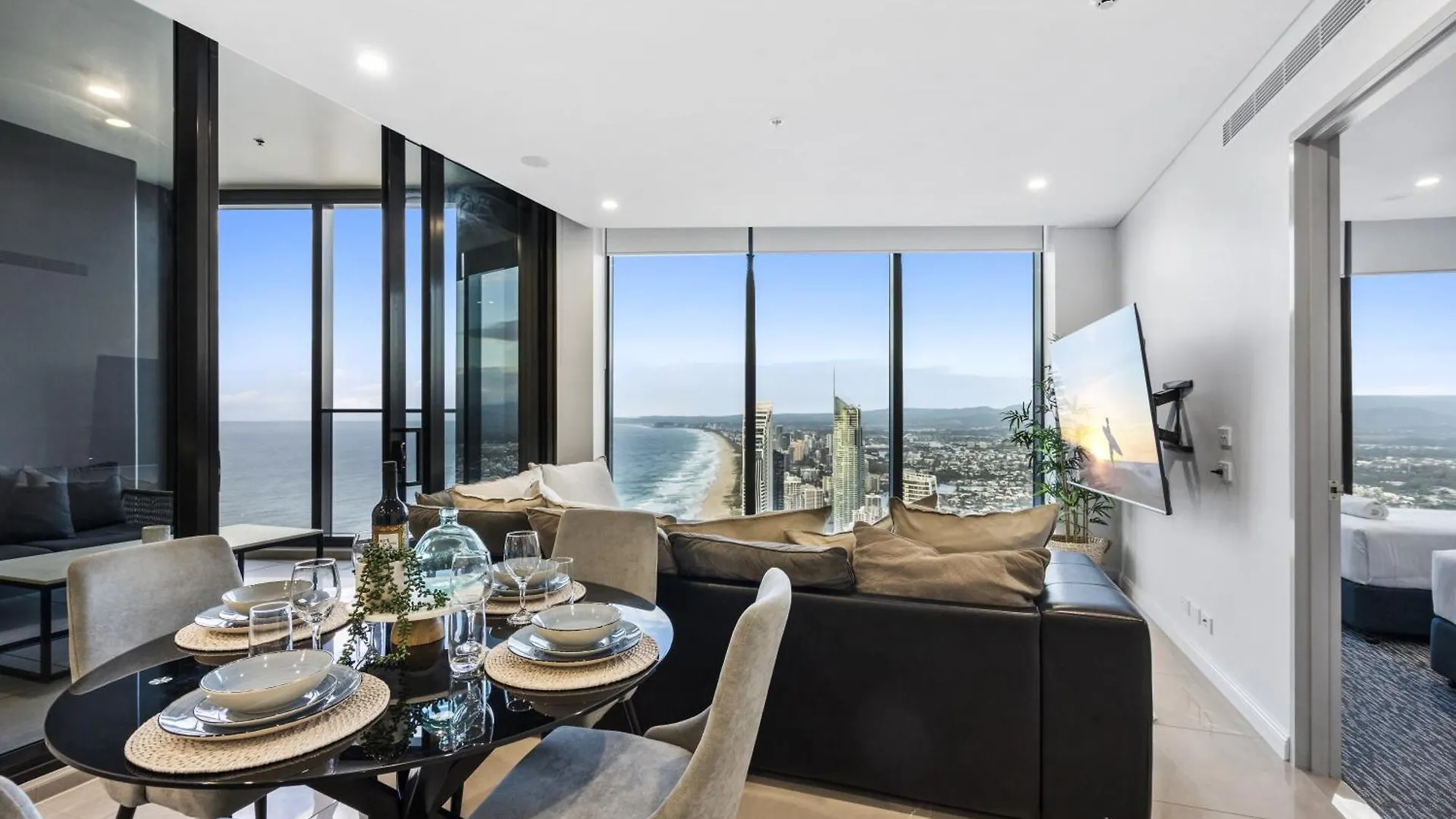 Lägenhet Ocean Views In Beachside 2-Bedroom Unit - Q Stay Guldkusten