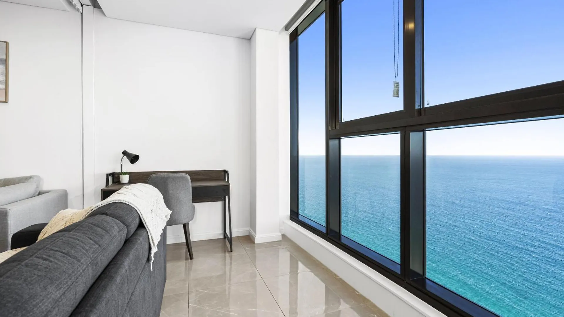 Ocean Views In Beachside 2-Bedroom Unit - Q Stay Guldkusten Lägenhet