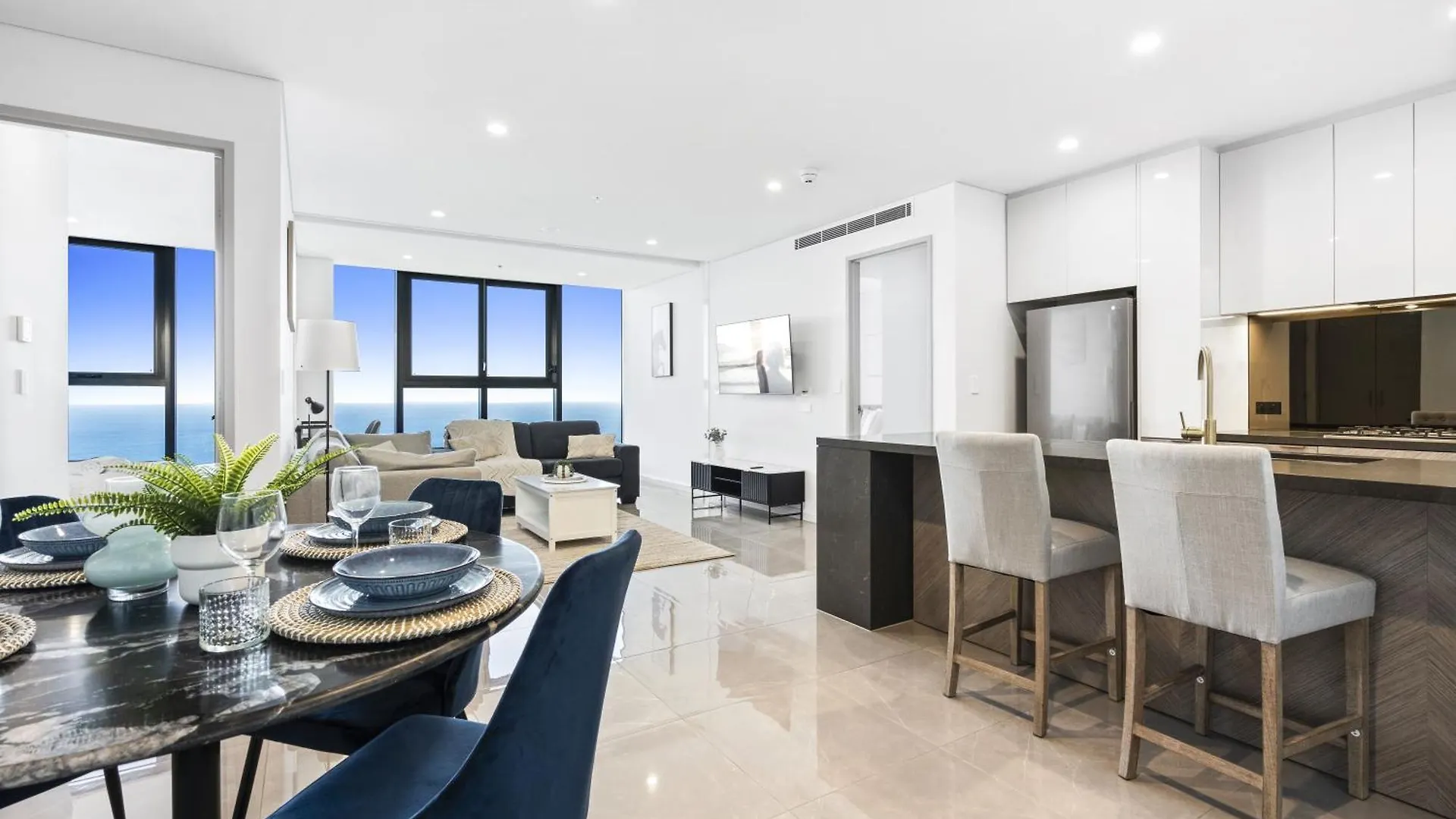 Ocean Views In Beachside 2-Bedroom Unit - Q Stay Guldkusten